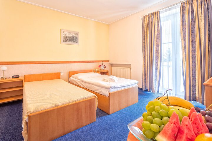 Room 7 of 19