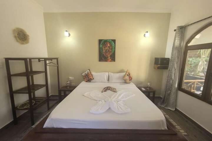 Room 2 of 90