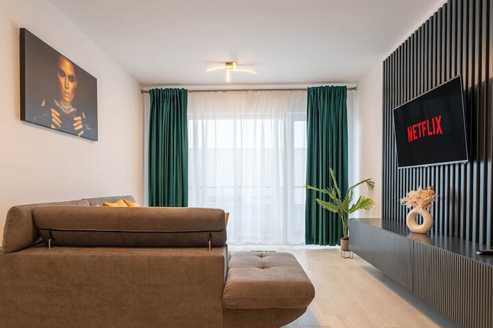 Room 380 of 653