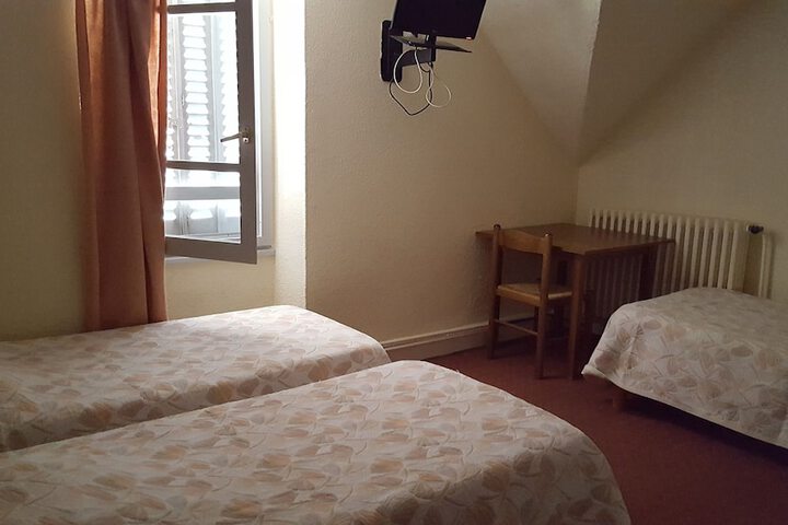 Room 32 of 38