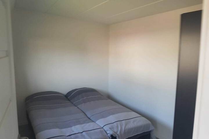Room 7 of 107