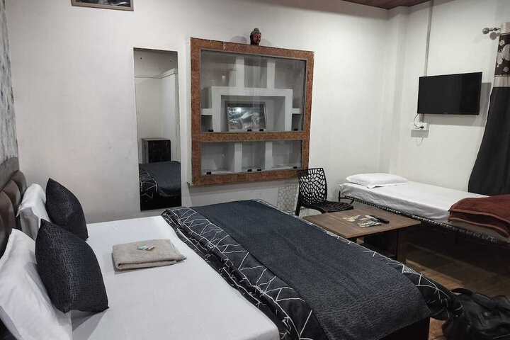Room 8 of 37