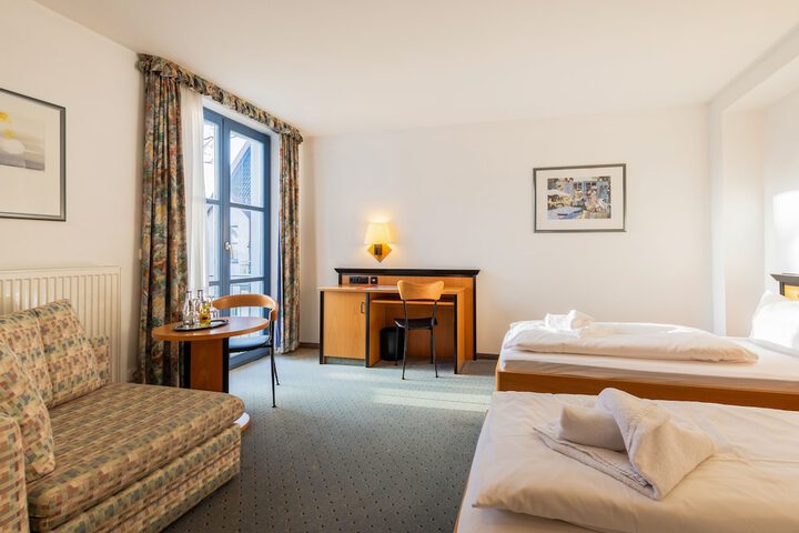 Room 6 of 70