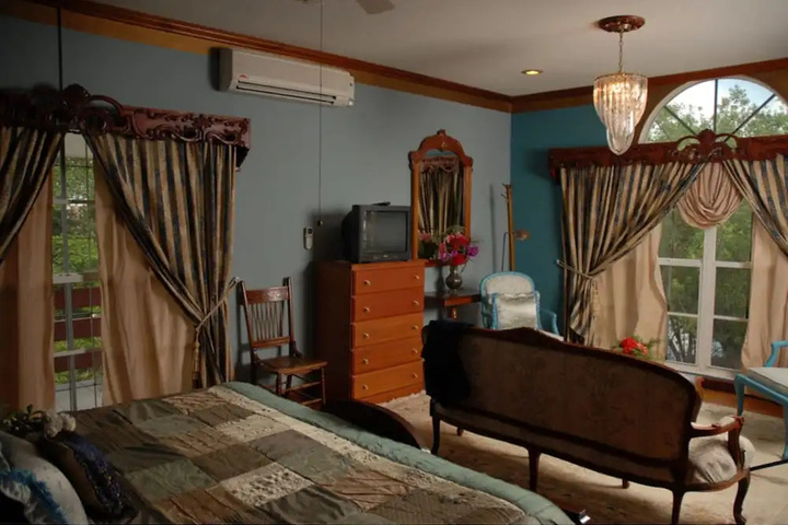 Room 5 of 14