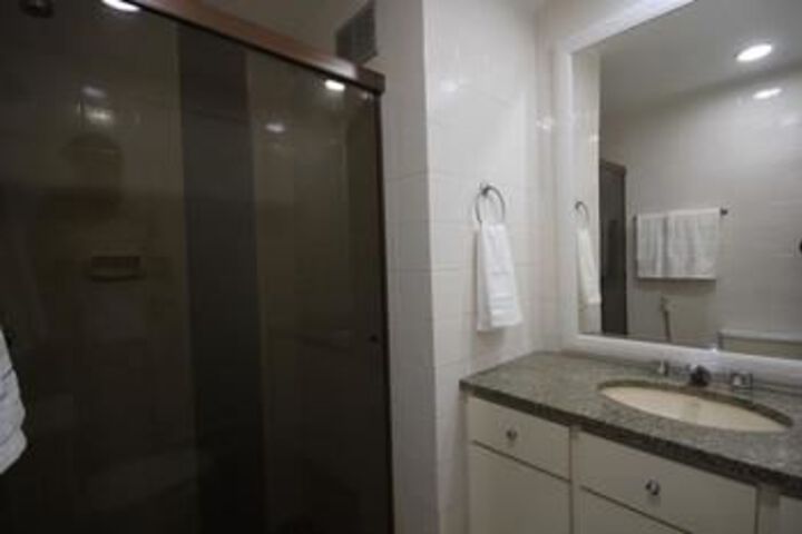 Room 6 of 47