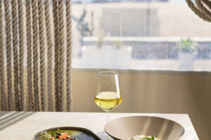 Dining 84 of 132