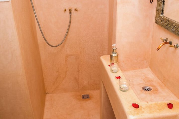 Clean Restrooms