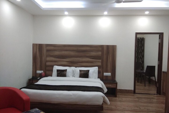 Room 14 of 50