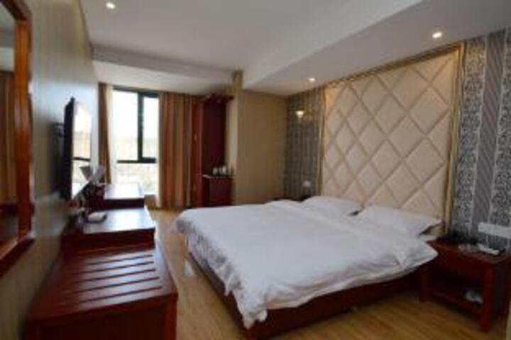 Room 6 of 6