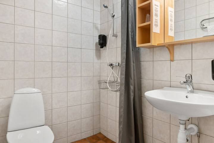 Room 35 of 63