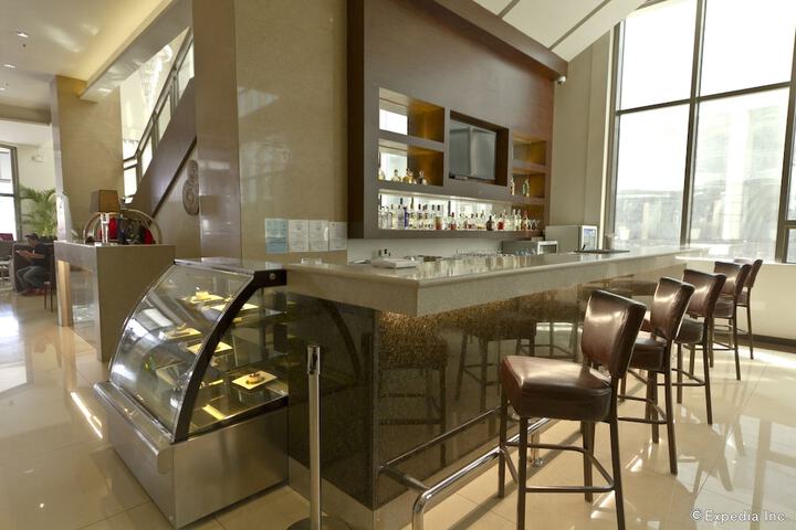 Lounge 40 of 44