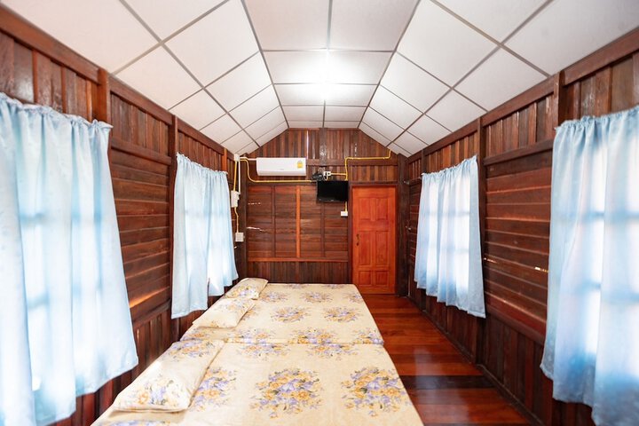 Room 4 of 17