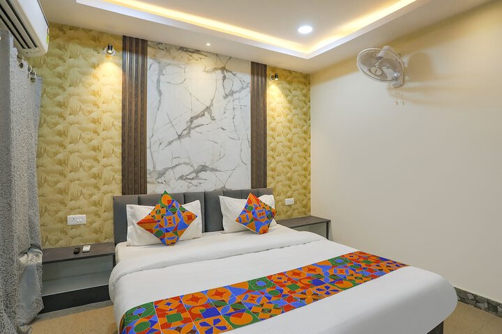 FabHotel Namaste Kashi