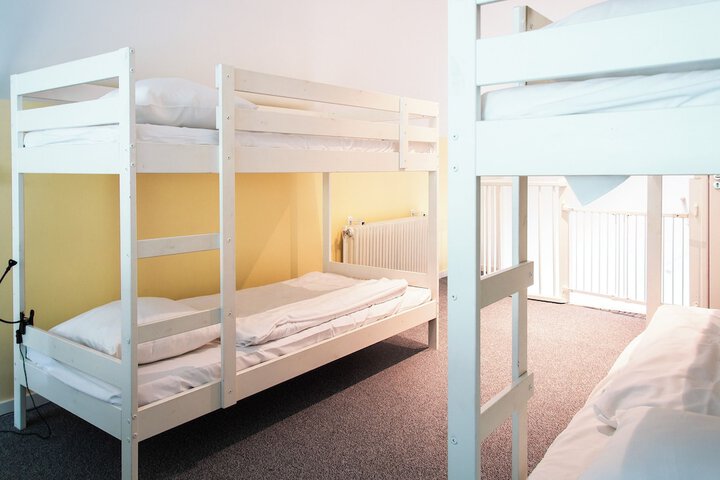 Room 62 of 174