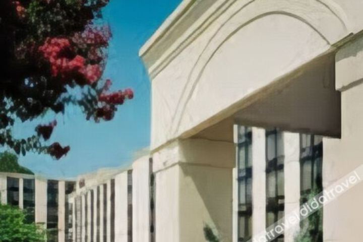 Exterior of Crowne Plaza Richmond West