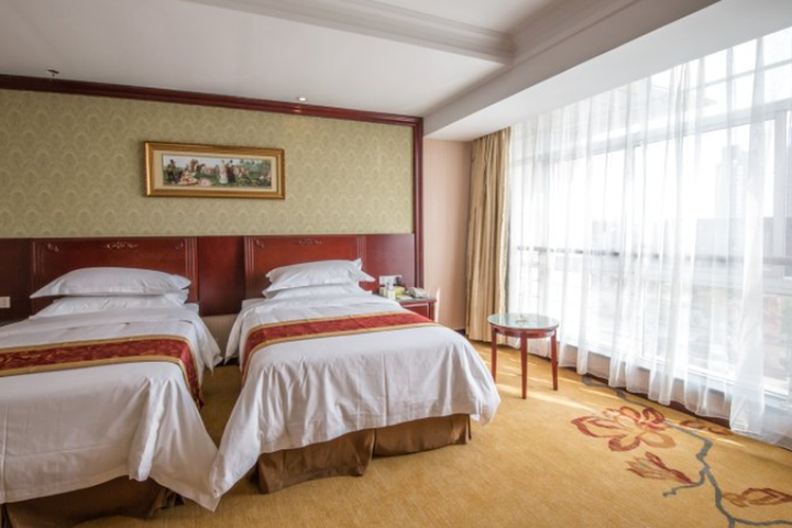 Room 4 of 14