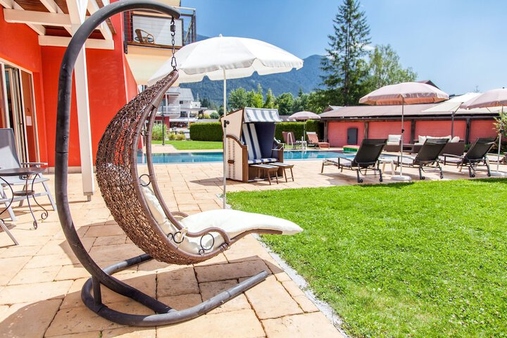 Pools & Facilities