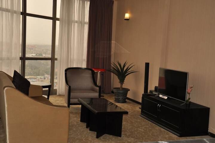 Room 16 of 28