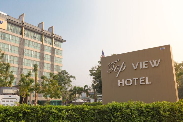 Hotel Exterior 33 of 37