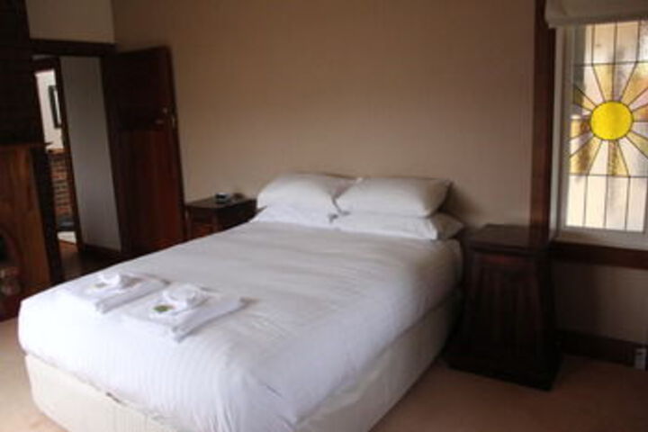 Room 4 of 20