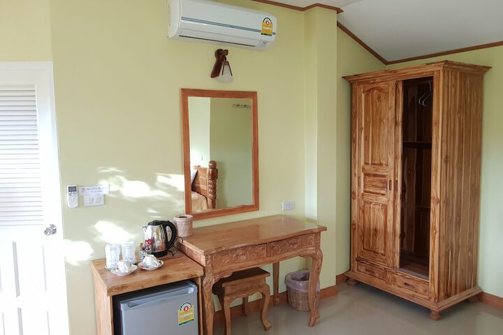 Room 12 of 27