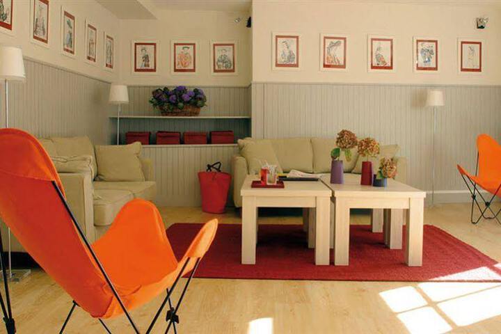 Room 2 of 5