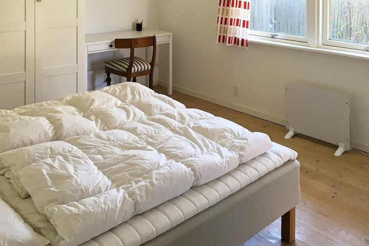 Spacious Holiday Home in Hovedstaden near Sea