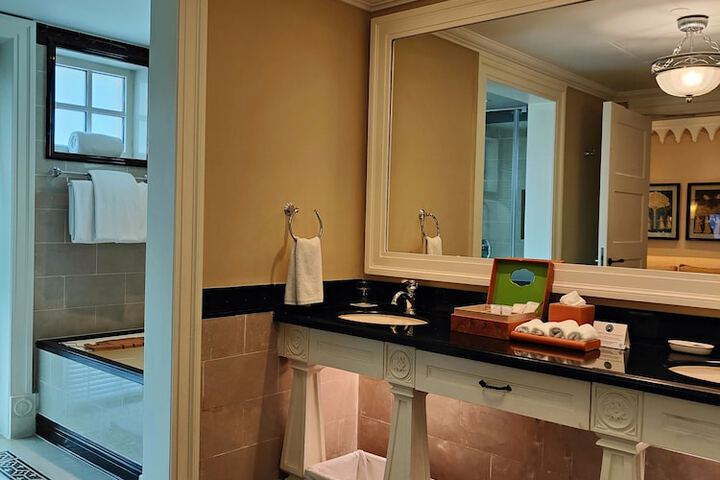 Room 30 of 118