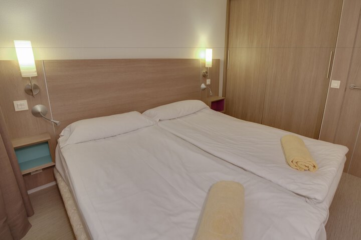Room 5 of 35