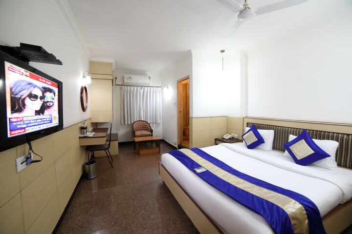 Room 9 of 29