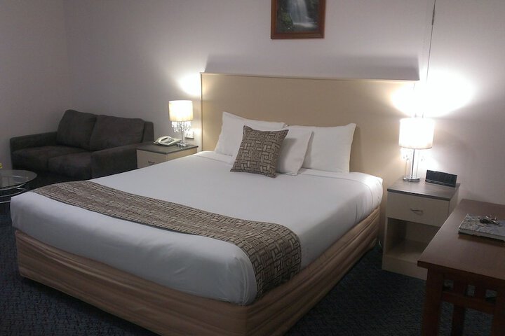 Room 2 of 38