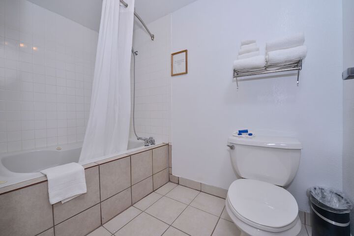 Jetted tub