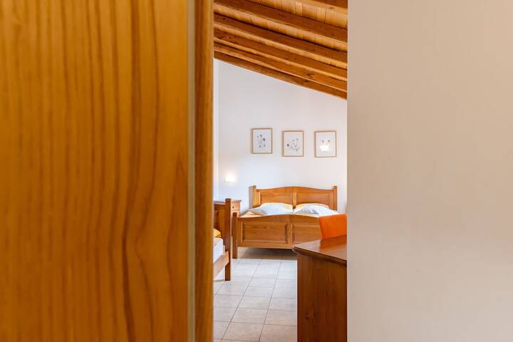 Room 5 of 31