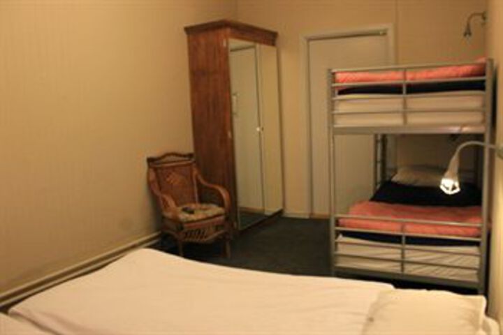 Room 18 of 28