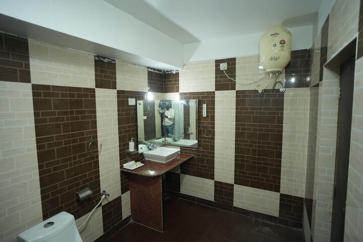 Room 8 of 20