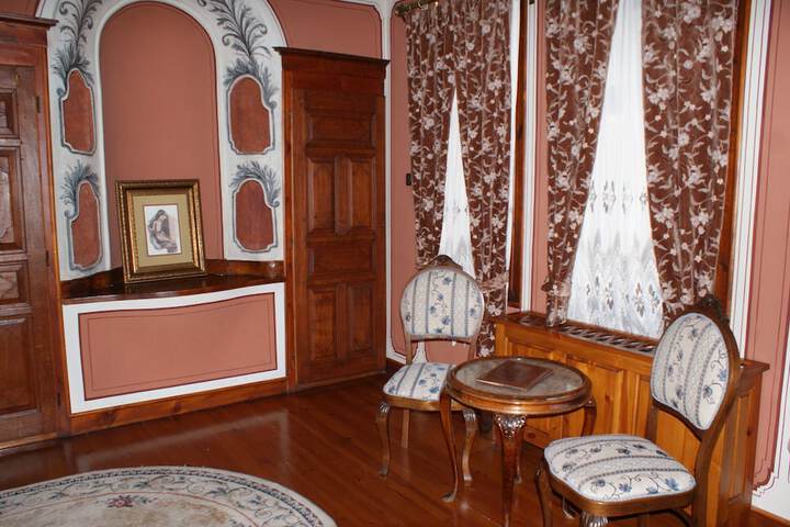 Room 36 of 79