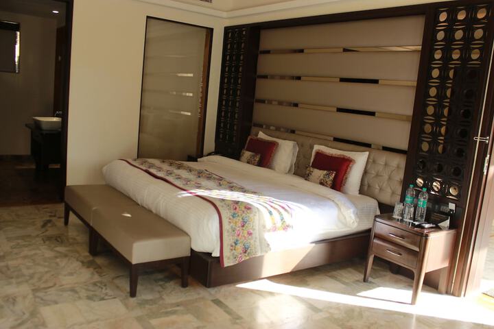 Room 49 of 101
