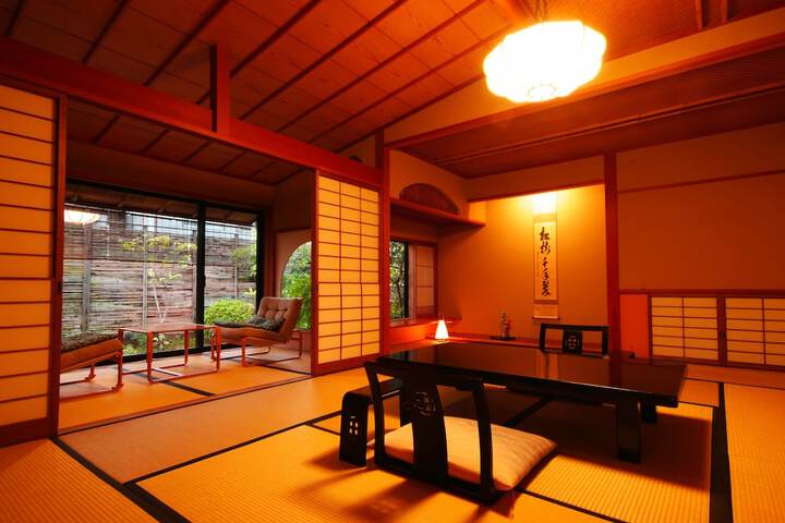 Room 16 of 53