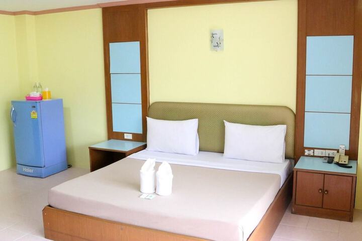 Room 13 of 22