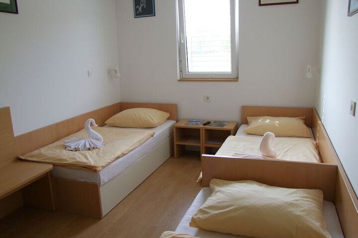 Room 17 of 57