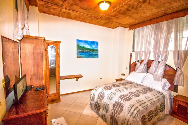 Room 3 of 64