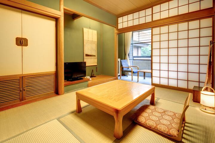 Room 11 of 53