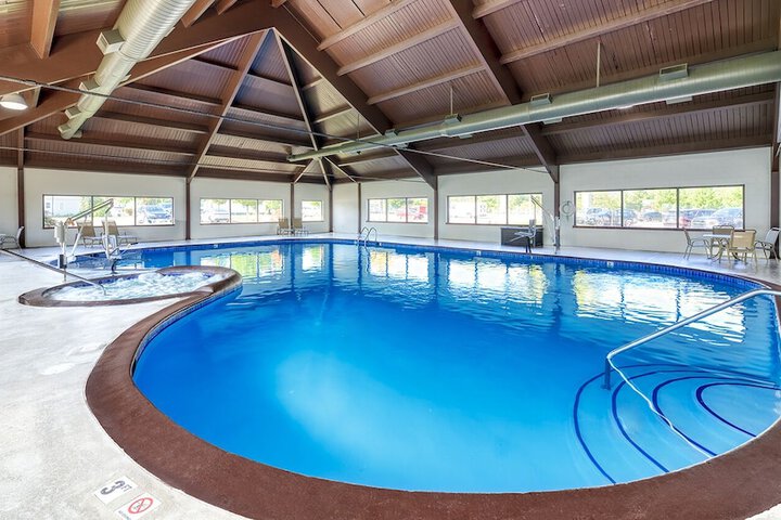 Hotel Pool