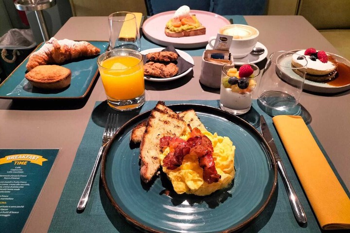 Breakfast/Coffee Service 27 of 37