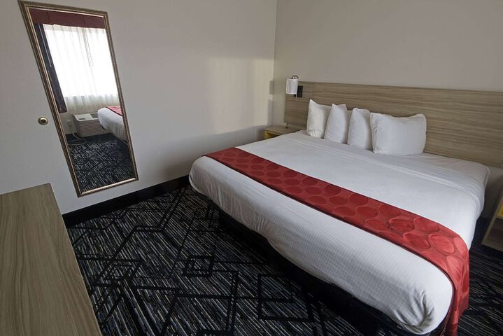 1 King Bed (11 of 26)