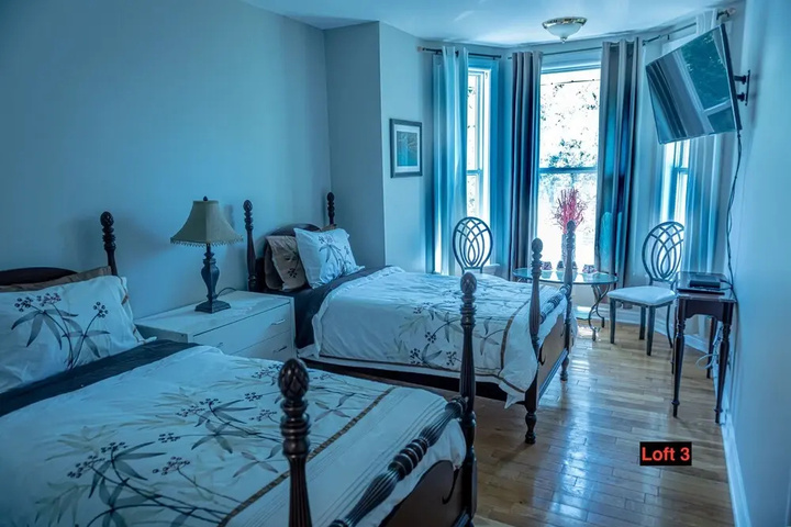 Room 3 of 16