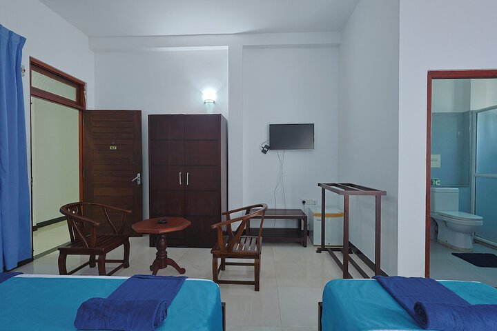 Room 13 of 35