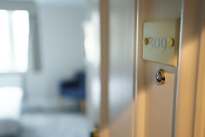 Room 59 of 102