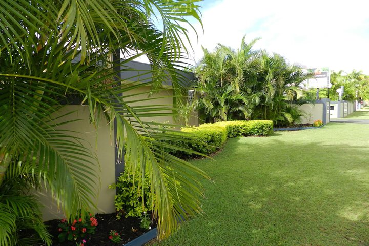 Hotel Exterior 70 of 72