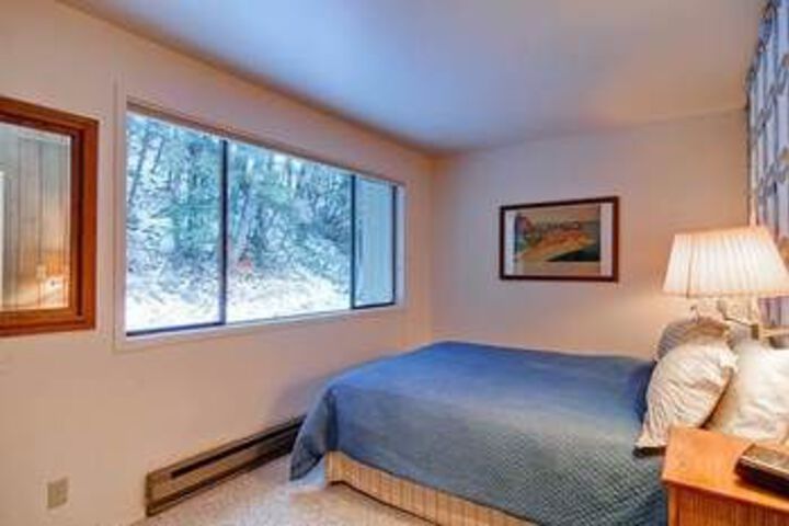 Room 12 of 34